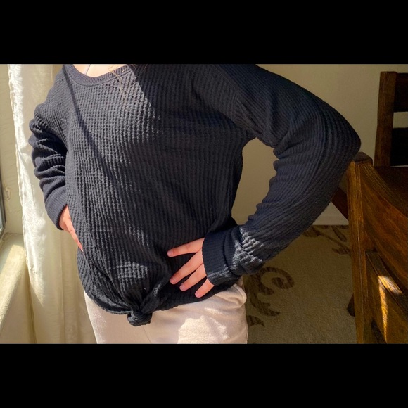 Black sweater - Picture 2 of 4